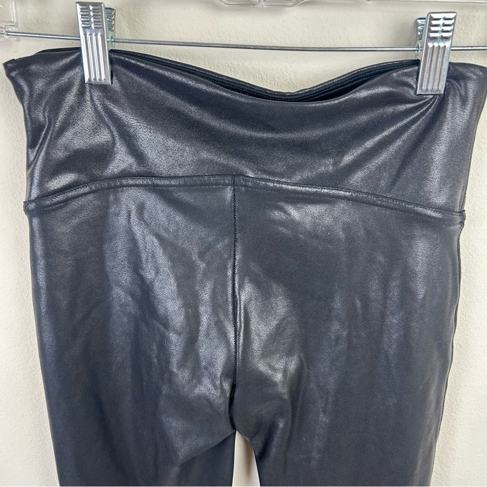 SPANX Faux Leather Leggings Black crackle size: M petite - Picture 6 of 8